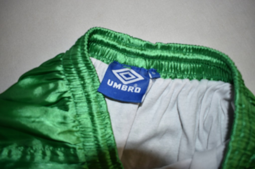 UMBRO VINTAGE SPODENKI ,,SLISKIE" DO SPORTU