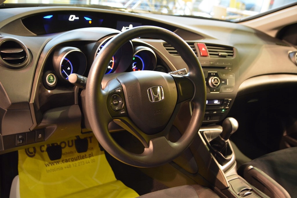 Honda Civic Alcantara, podgrzewana przednia szyba