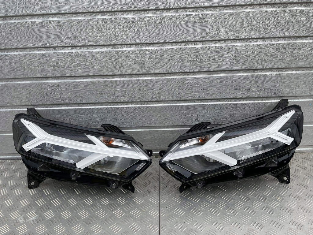 DACIA SANDERO III STEPWAY LAMPY PRZÓD FULL LED EU. LAMPA LEWA