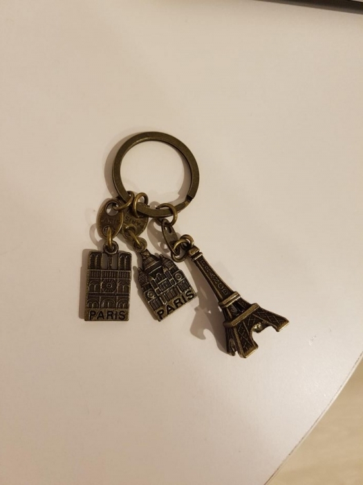Piękny breloczek do kluczy prosto z Paryża