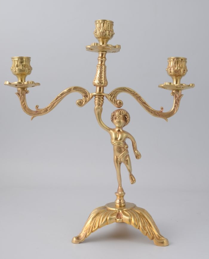Piękny stylowy świecznik z chłopcem Hiszp.1694