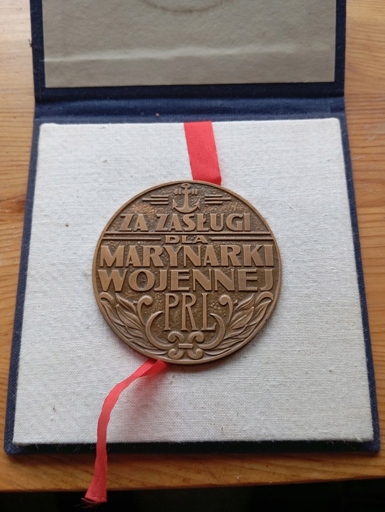 Medal Za zasługi dla marynarki Wojennej PRL w etui BCM