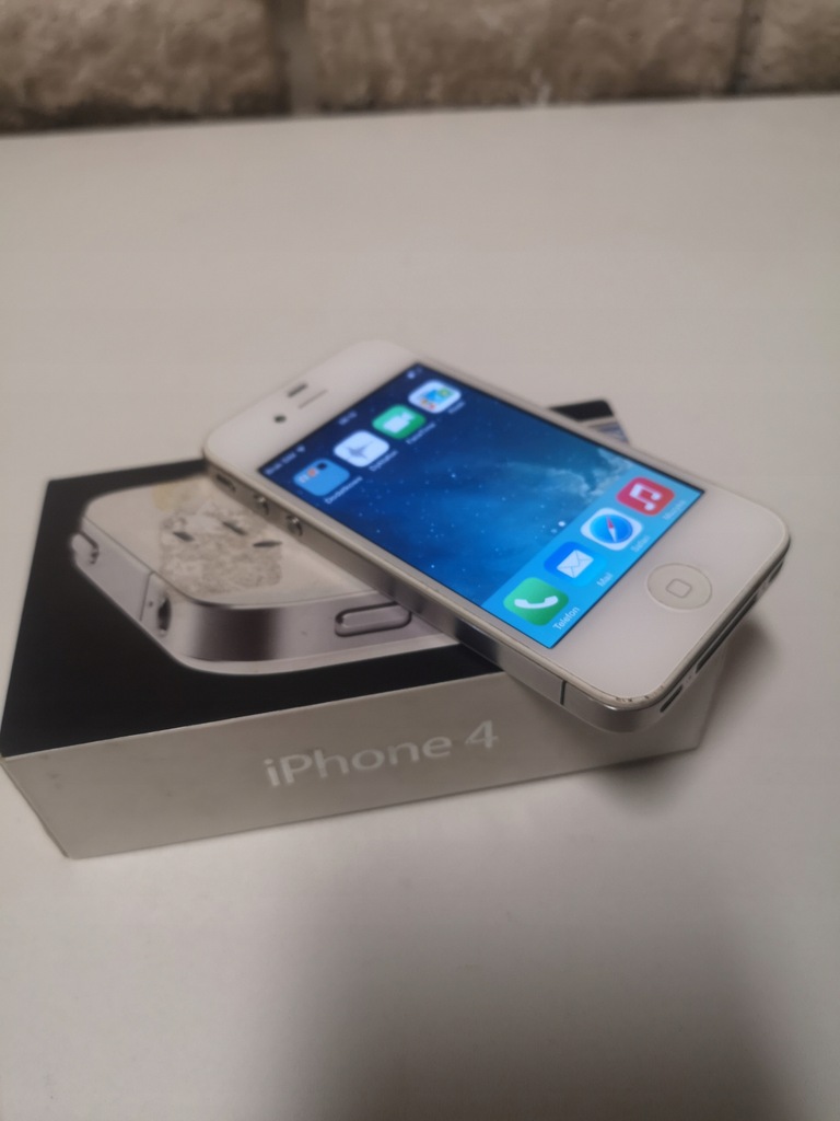 APPLE IPHONE 4 (8008/19)