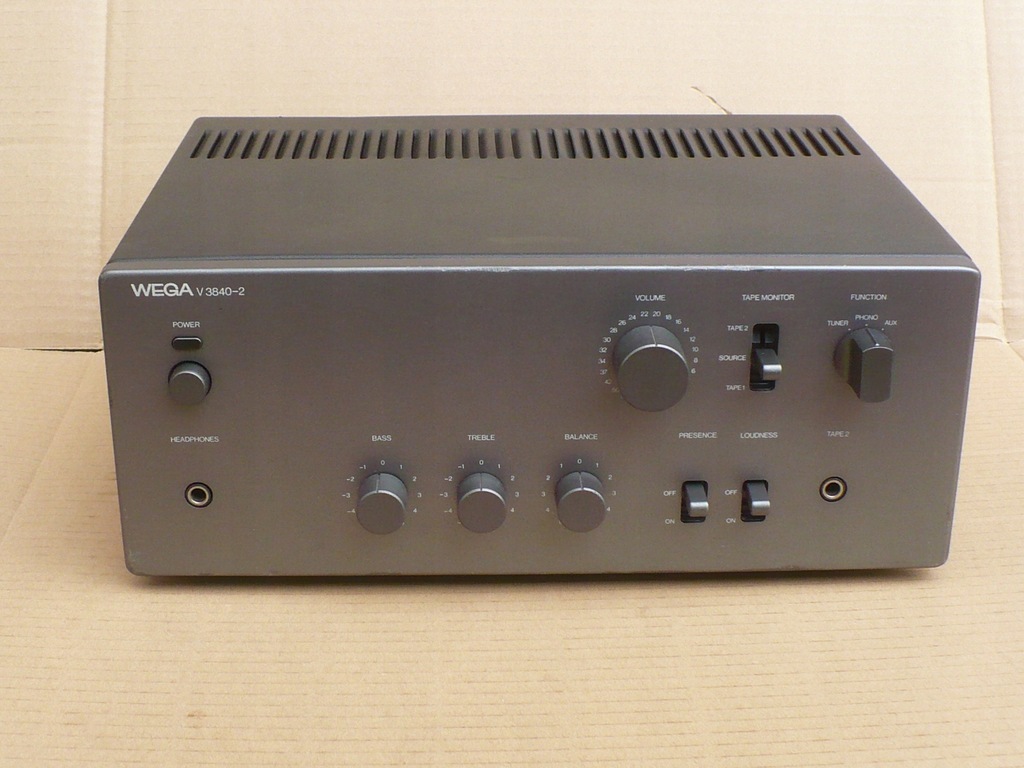 WZMACNIACZ WEGA V 3840-2