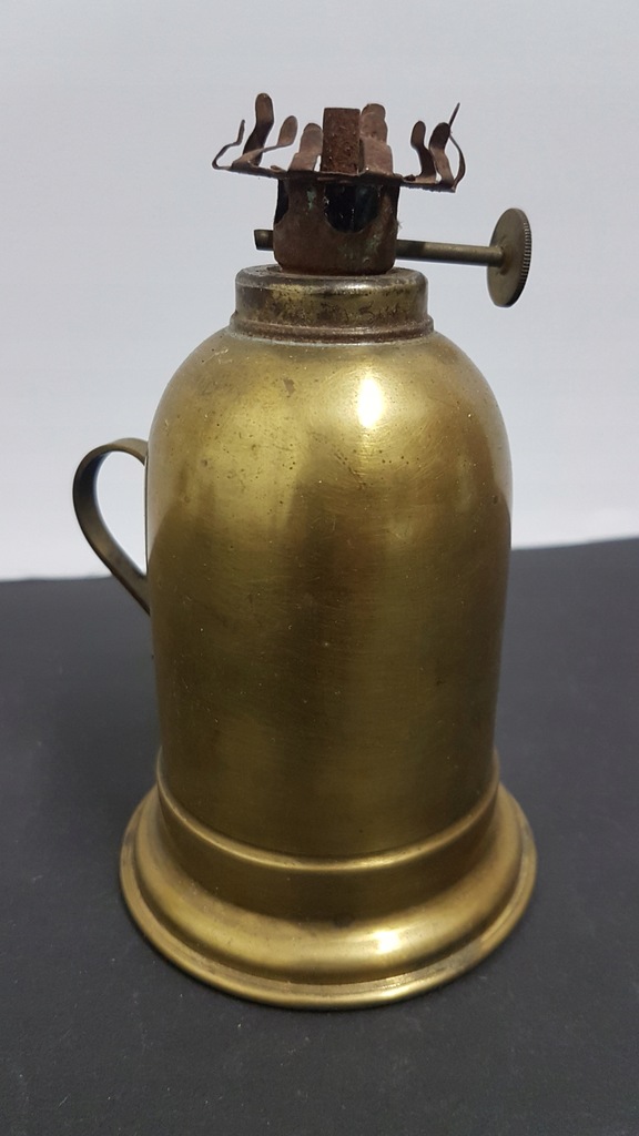 Stara lampa naftowa vintage design
