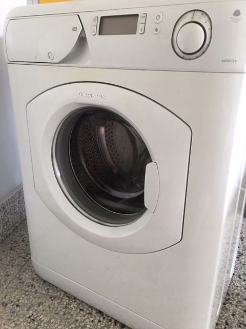 Pralka Hotpoint-Ariston AVSD129EU