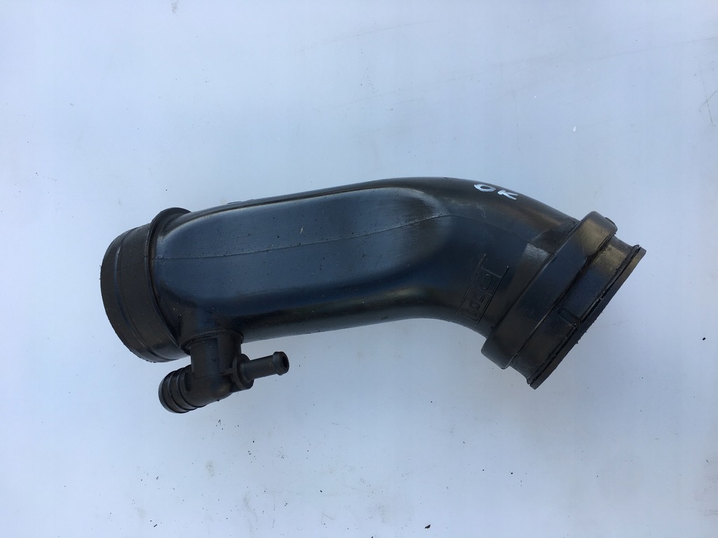 PRZEWÓD POWIETRZA PASSAT B5 1.6 AHL 06B133354