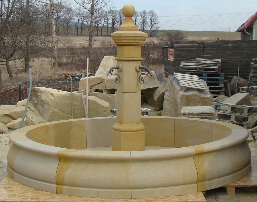 Fontanna , kaskada z piaskowca - kamień naturalny