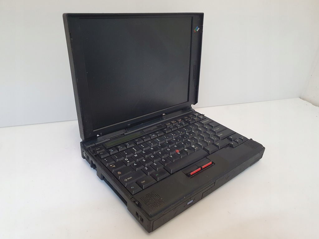 RETRO LAPTOP IBM Thinkpad 760 Type 9547 BCM (19)