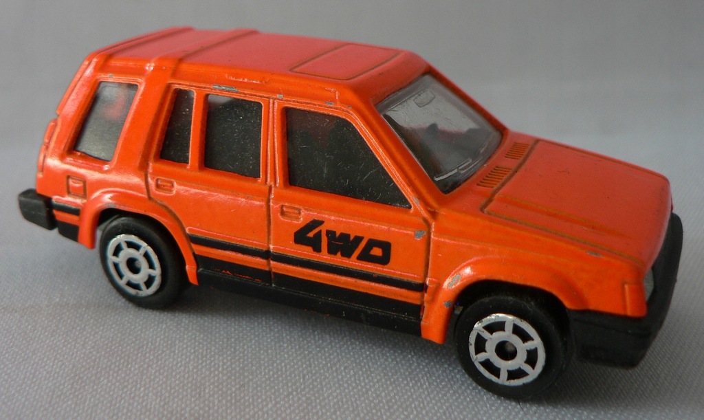 majorette toyota 4wd 273 < Resorak Samochód <<