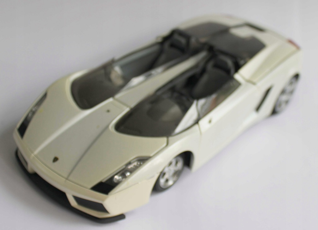 Lamborghini Concept S 1:18 Mondo Motors