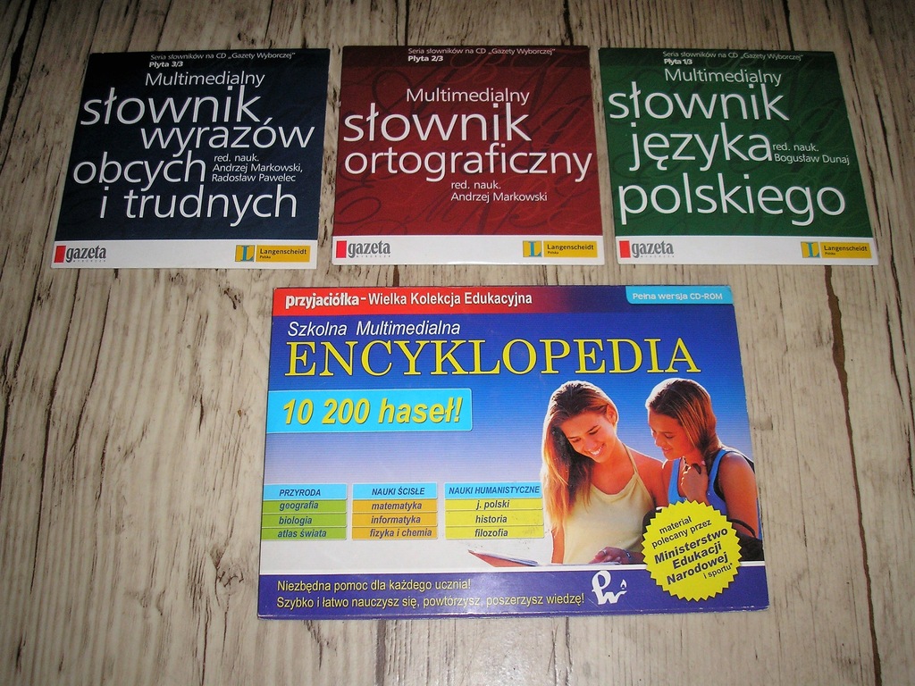 słowniki ,encyklopedia multimedialne CD 4 sztuki