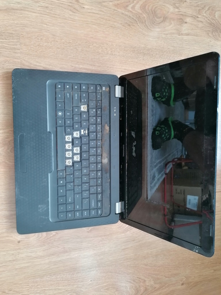 pakiet laptopów 4szt uszkodzone