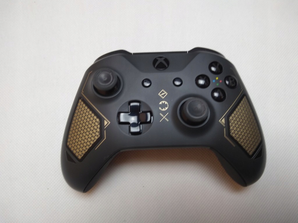 PAD XBOX ONE RECON TECH LIMITED EDITION Kontroler