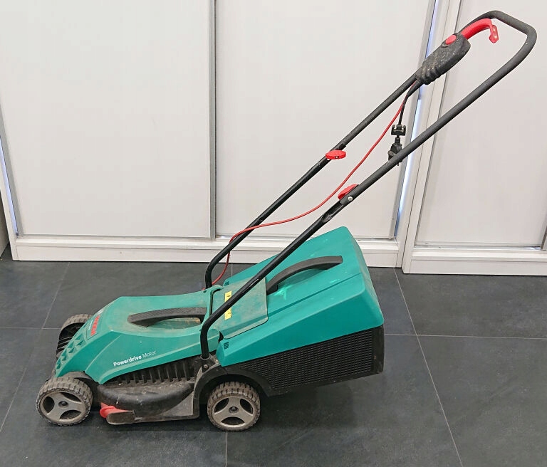 KOSIARKA ELEKTRYCZNA BOSCH ROTAK 32R NA CZĘŚCI!!! 10956232987