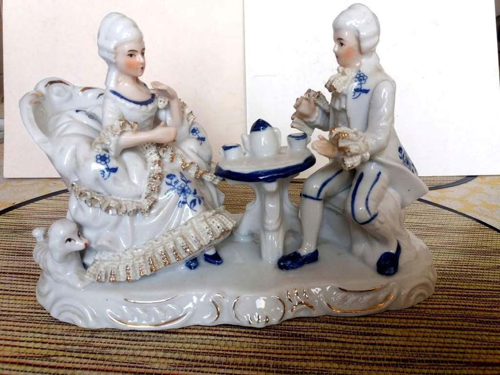 Porcelana , scena rodzajowa Przy kawie