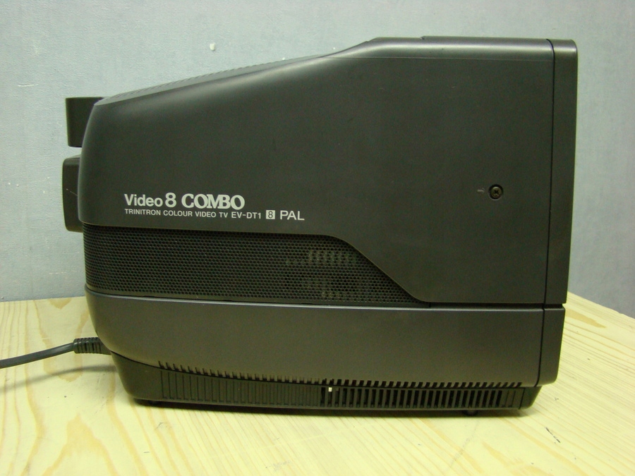 ソニー　ビデオ8コンボ　EV-DT1 Vintage Sony EV-DT1 Video 8 Combo Player/Recorder/TV
