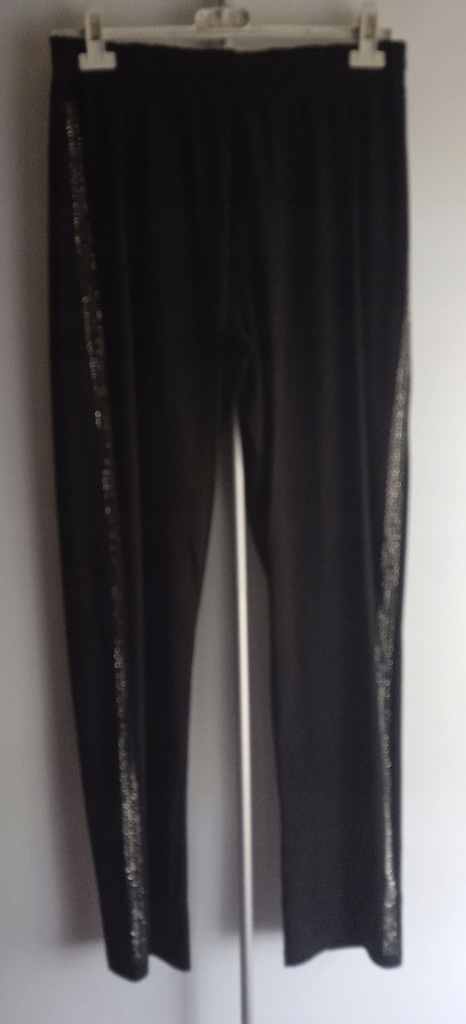 Czarne spodnie z srebrnym lampasem 46 WAWA