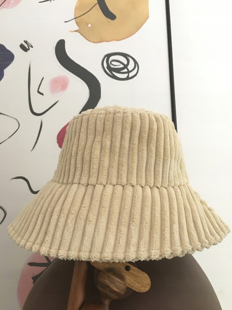 Beżowy kapelusz bucket hat Zara