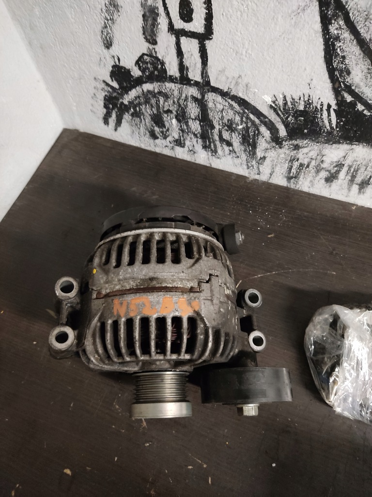 BMW E60 E61 E63 Alternator N52 3.0i Bosch 12048599737 oficjalne