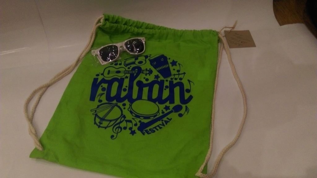 Zestaw fundacji Raban - koszulka, plecak, okulary
