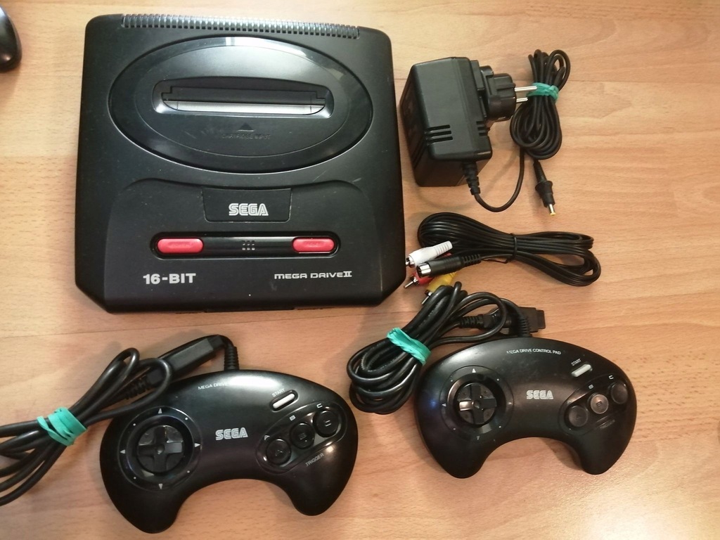 KONSOLA SEGA MEGA DRIVE II 2 X PADY - 11964516688 - oficjalne archiwum ...