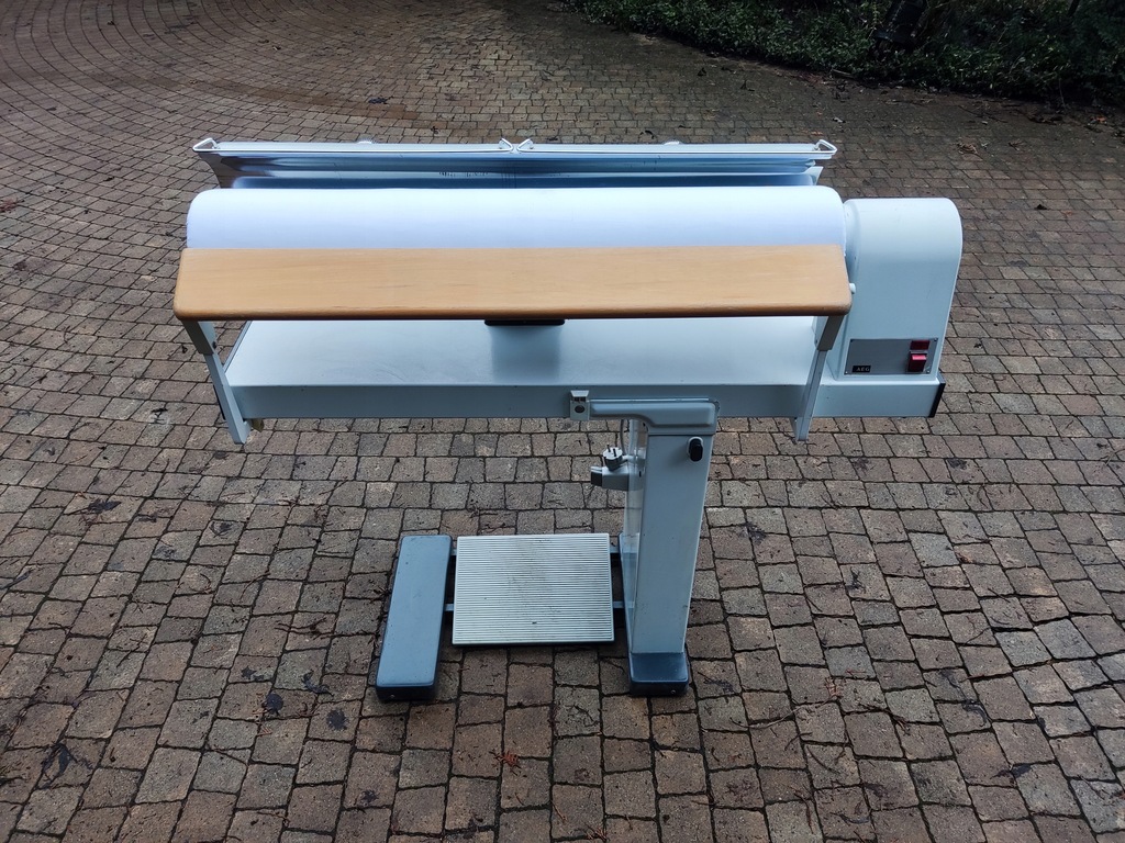 MAGIEL prasowalnica AEG wałek 85CM