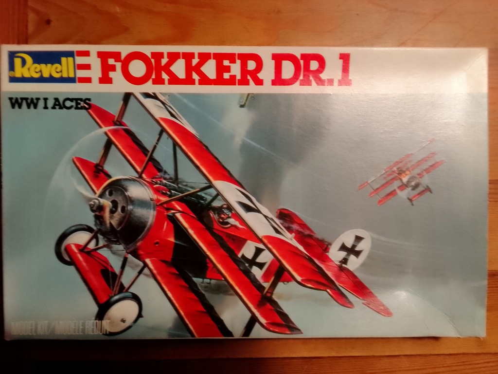 1/28 Revell Fokker Dr.I z figurkami