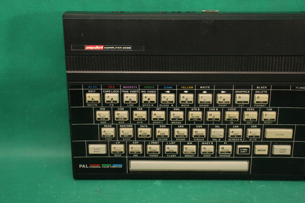 STANDARD HORIZON
トランシーバー6セット、充電器、バッテリー付 RADIOTELEFON MORSKI STANDARD HORIZON HX300E PŁYWAJĄCY