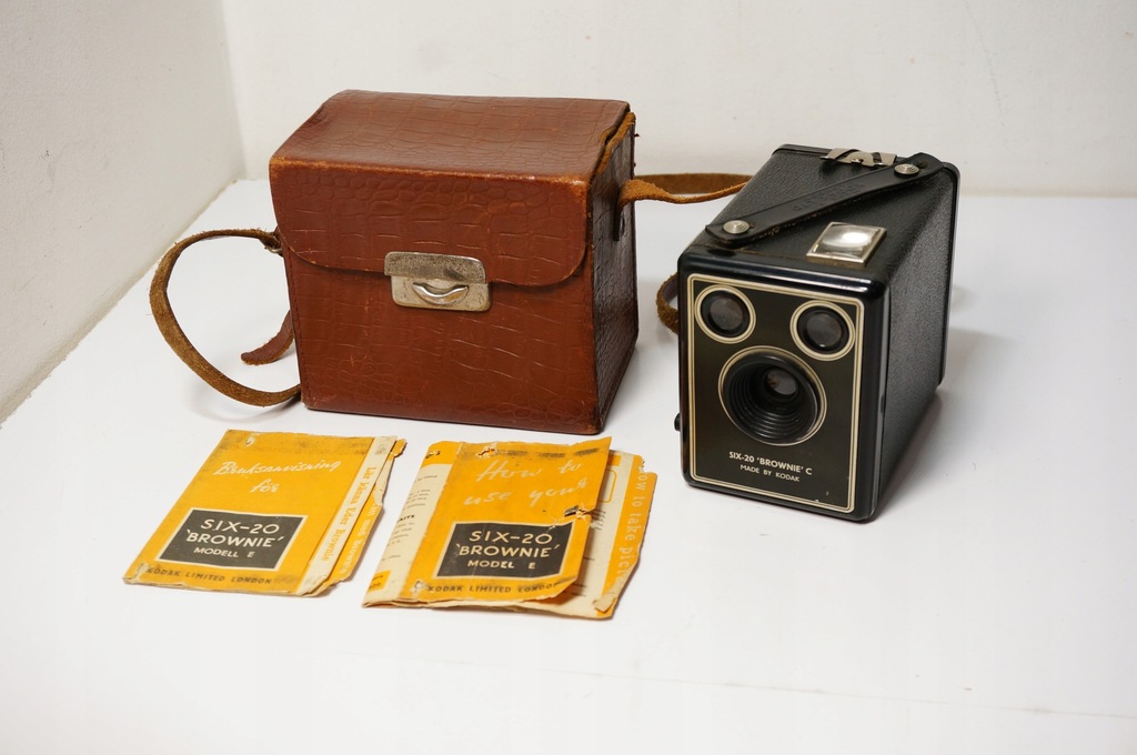Analogowy Aparat Skrzynkowy Kodak SIX-20 Brownie C