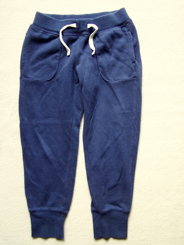 SPODNIE CHŁOPIĘCE DRESOWE NAVY COTTON 110-116 GAP