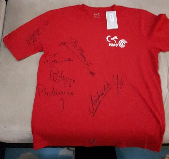 Koszulka,T-shirt z autografami sportowców PZPC .