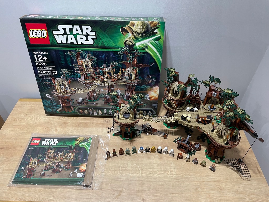 LEGO Star Wars UCS Ewok Village 10236