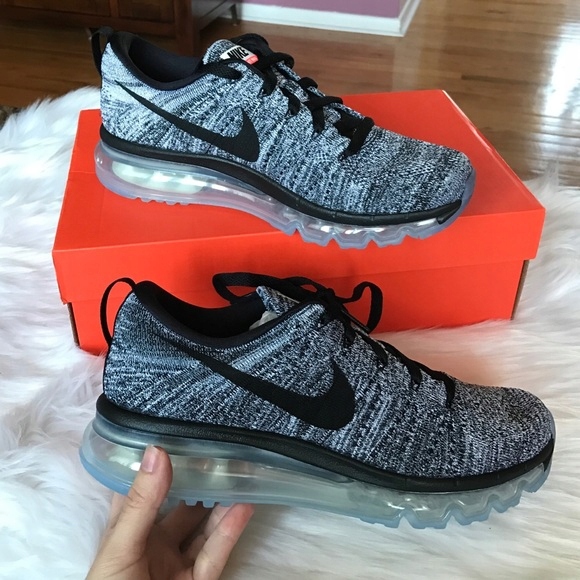 nike air max flyknit oreo