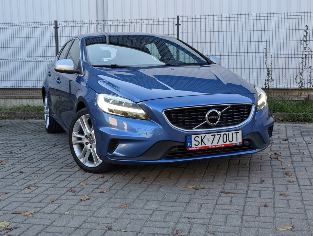 Volvo V40 2,0 R-DESIGN Bogata wersja wyposazen...