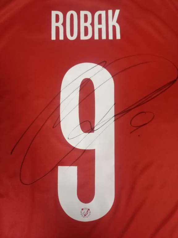 Widzew Łódź - koszulka (Robak) z autografami