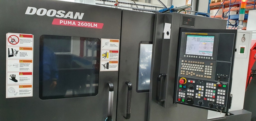 Frezarka Doosan DNM 650 z 4 osią 2015r w bardzo do