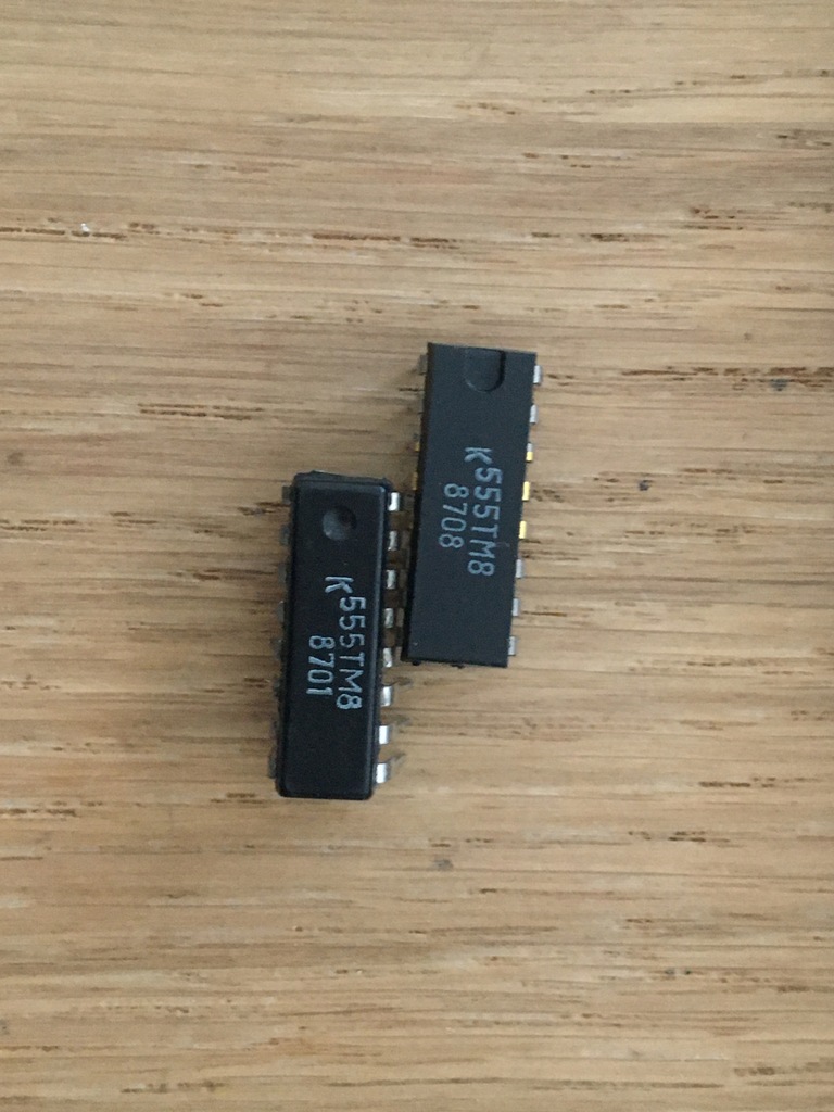 Układ scalony K555TM8=74LS175; przerzutnik 4x D; zbocze narastające