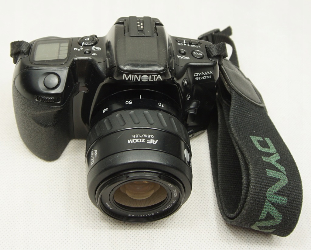 MINOLTA DYNAX 500si z obiektywem i paskiem