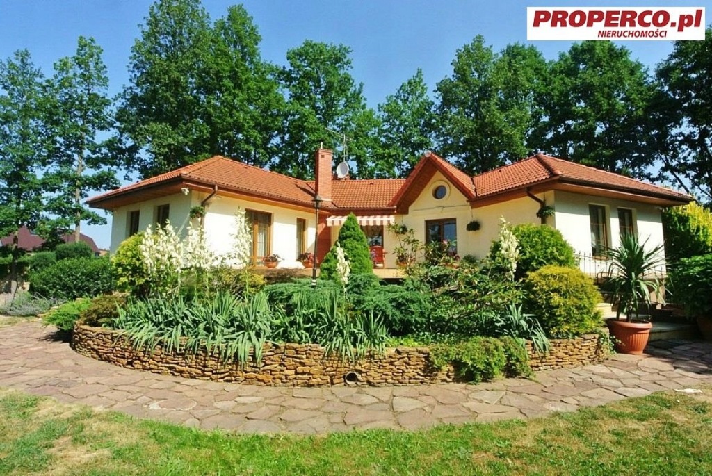 Dom, Skarżysko-Kamienna, Skarżyski (pow.), 338 m²