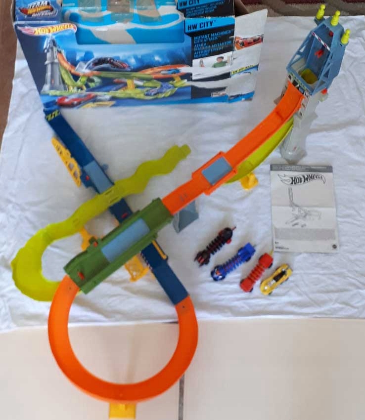 hot wheels mutant machines city attack