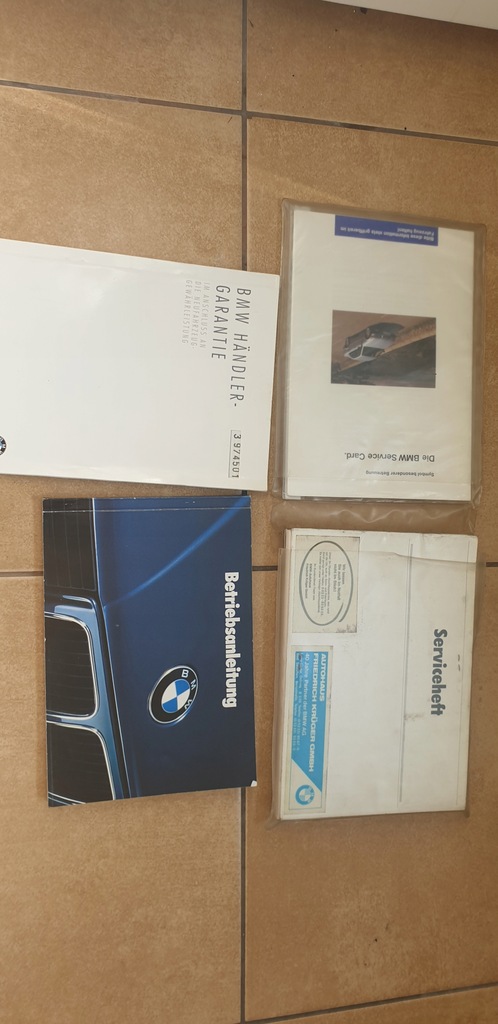 BMW E34 518i -- KOMPLET DOKUMENTOW Z SALONU