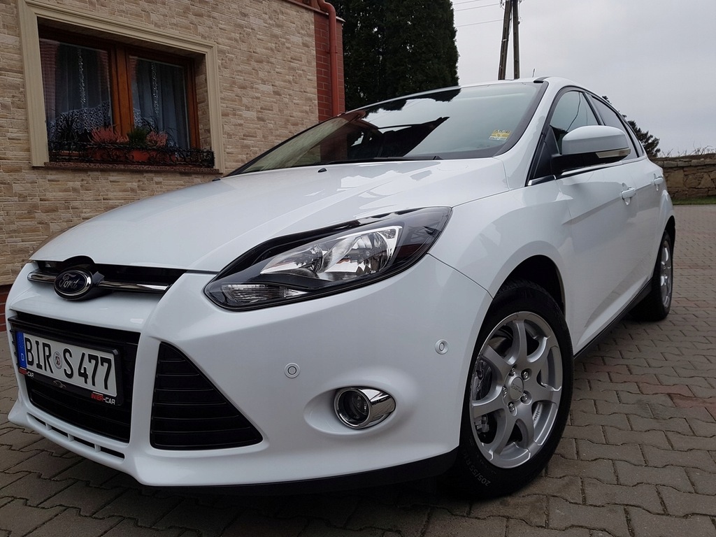 FORD FOCUS TITANIUM 1.6 Benzyna 125PS BIAŁY SALON