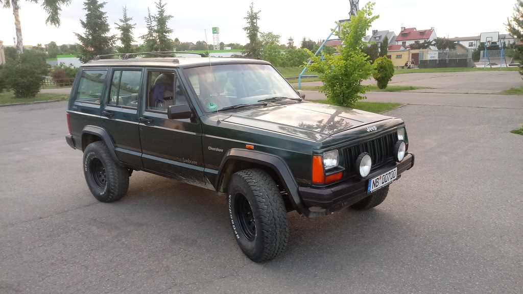 Jeep Cherokee benzyna STAN BDB OPŁACONY OKAZJA