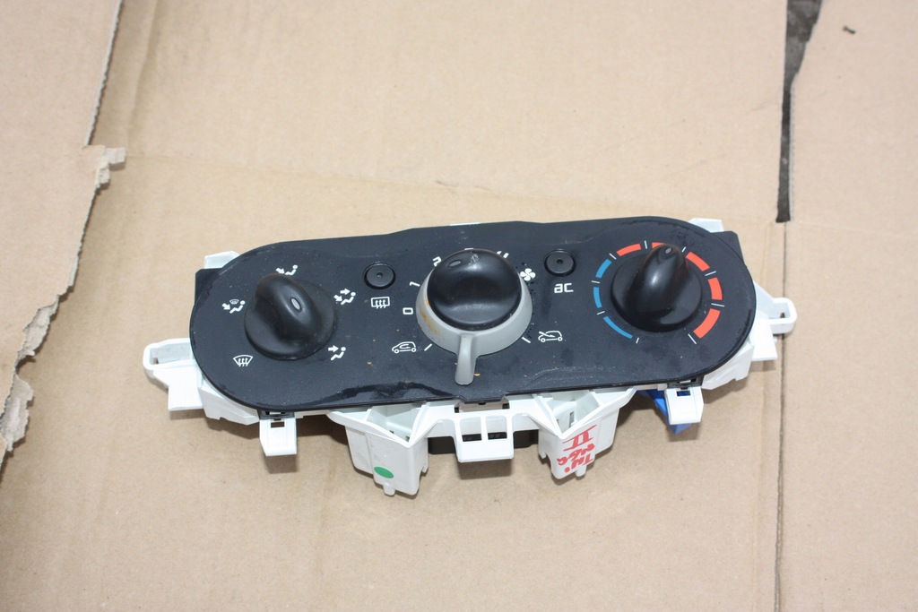 Panel nawiewu klimatyzacji Renault Twingo II