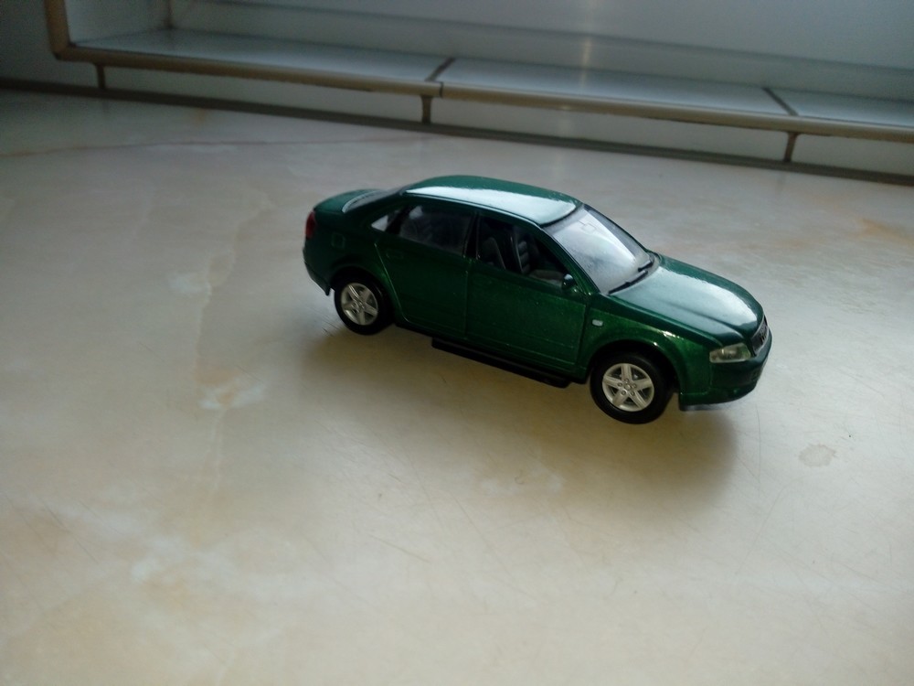 Replika model AUDI A4 b6 w skali