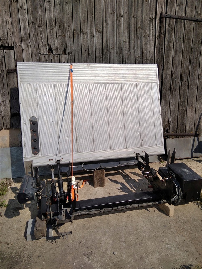 Winda Dhollandia 12v 1000kg Iveco Sprinter Montaż