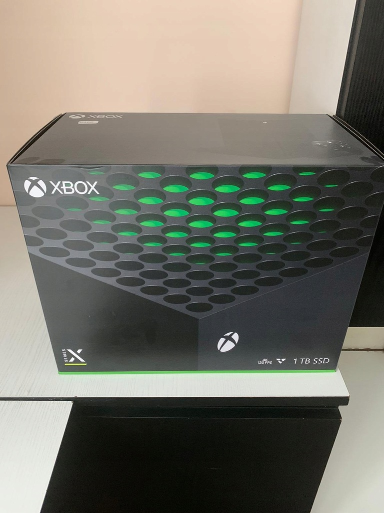 Konsola Microsoft Xbox Series X RRT-00010 1TB czarna