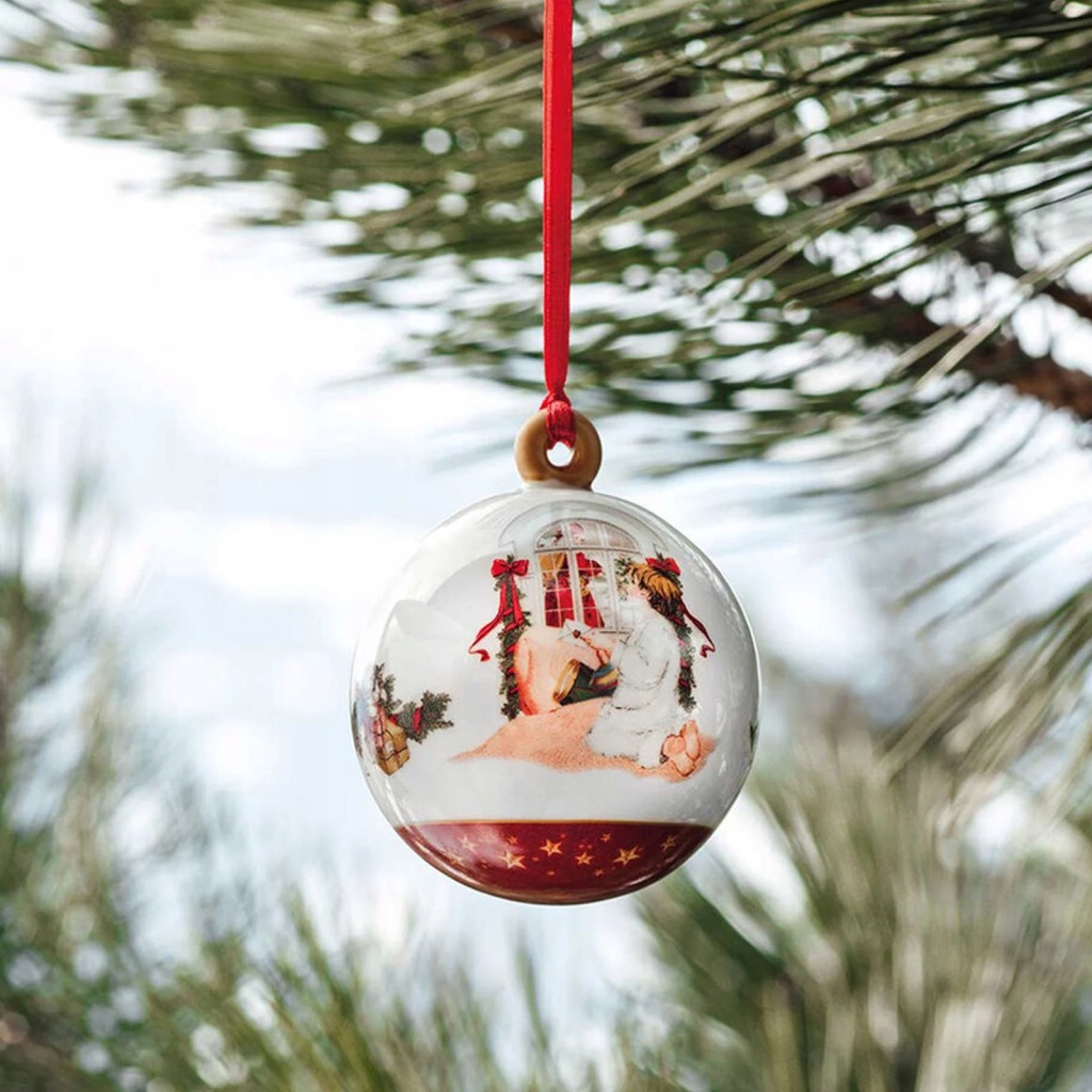 Bombka Dziewczynka przy choince Annual Christmas Edition Villeroy & Boc