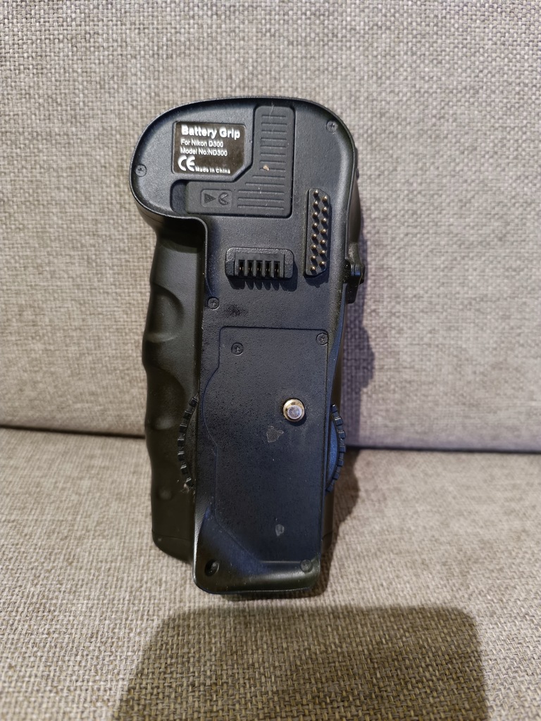 Battery grip Nikon D300 uchwyt pionowy